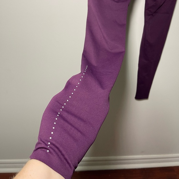 Fanka Deep Purple Reversable body sculpt High Rise Leggings in XS-S - Picture 12 of 12